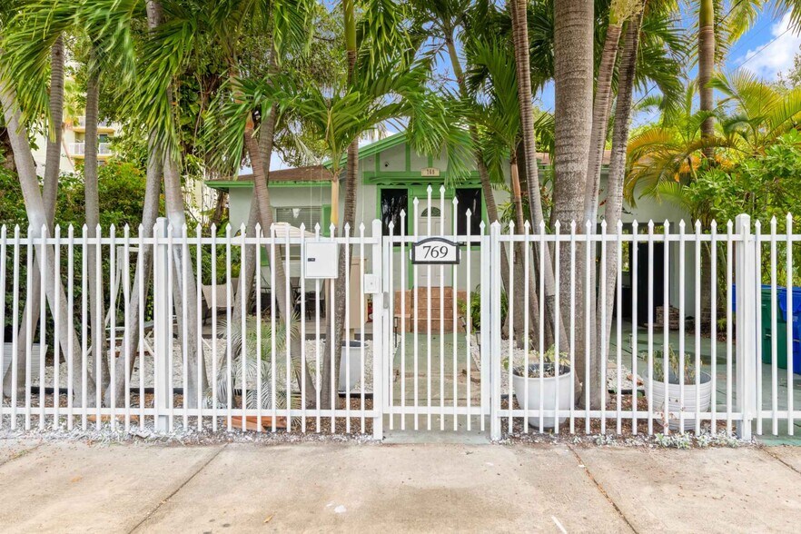 769 NW 10th St, Miami, FL à vendre - Photo de l’immeuble – Image 2 sur 40
