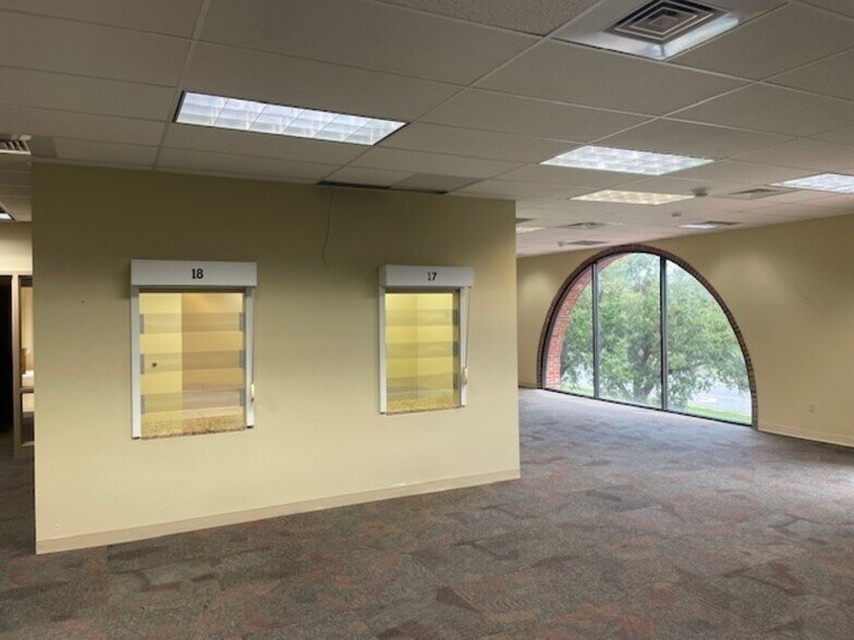 1600 Tamiami Trl, Port Charlotte, FL à vendre - Photo de l’immeuble – Image 2 sur 8