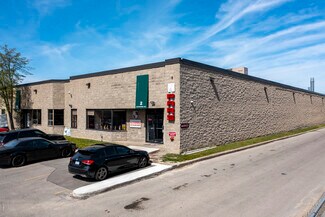 Plus de détails pour 2-30 Ashwarren Rd, Toronto, ON - Industriel/Logistique à louer