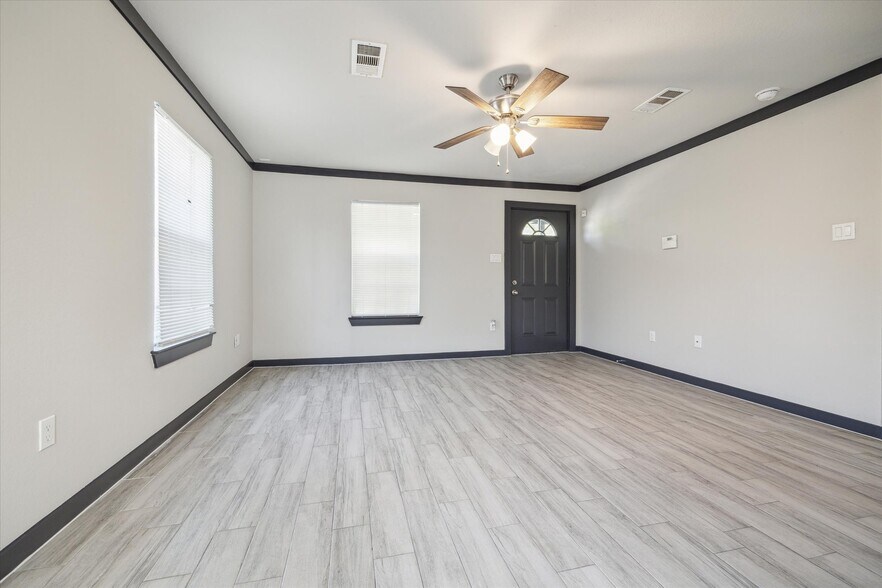 4610 Denmark St, Houston, TX à vendre - Photo de l’immeuble – Image 2 sur 20