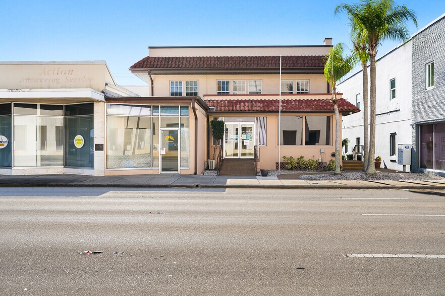 1507 20th St, Vero Beach, FL à louer - Photo de l’immeuble – Image 2 sur 69