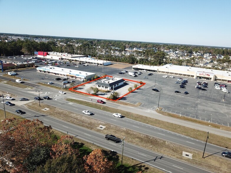 1734 Us-17 Hwy N, Myrtle Beach, SC à louer - Photo de l’immeuble – Image 1 sur 14