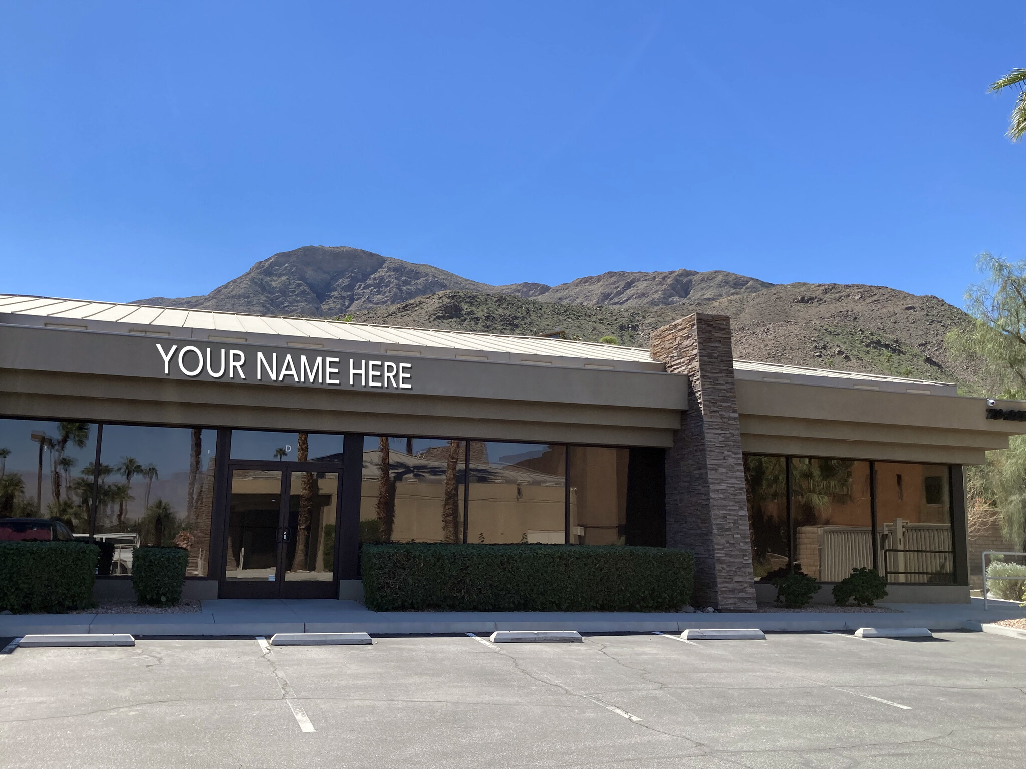 70223-70227 Highway 111, Rancho Mirage, CA à louer Photo de l’immeuble– Image 1 sur 1