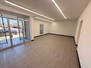 15208-15210 Stagg St, Van Nuys, CA à louer Photo intérieure– Image 2 sur 15