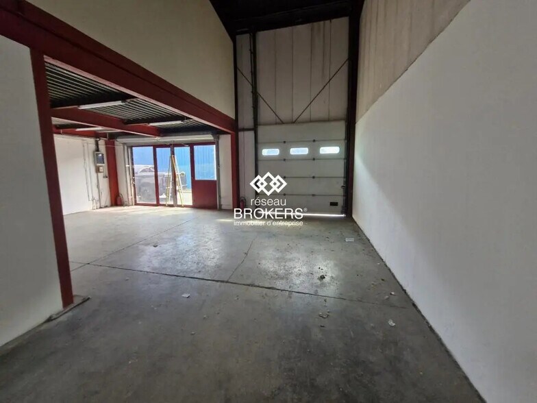 Industriel/Logistique dans Champigny-sur-Marne à louer - Photo de l’immeuble – Image 2 sur 6