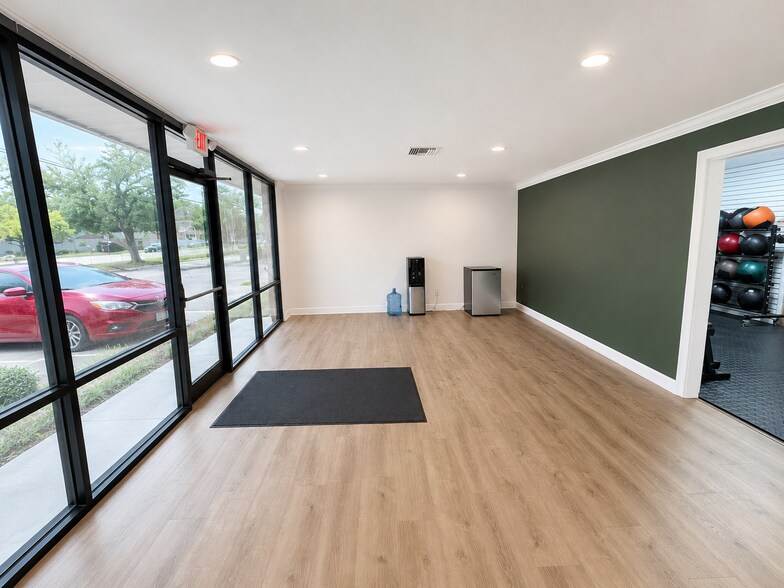 705 Live Oak St, Tarpon Springs, FL à louer - Photo de l’immeuble – Image 2 sur 6