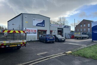 Plus de détails pour 129 Somerford Rd, Christchurch - Local commercial à louer