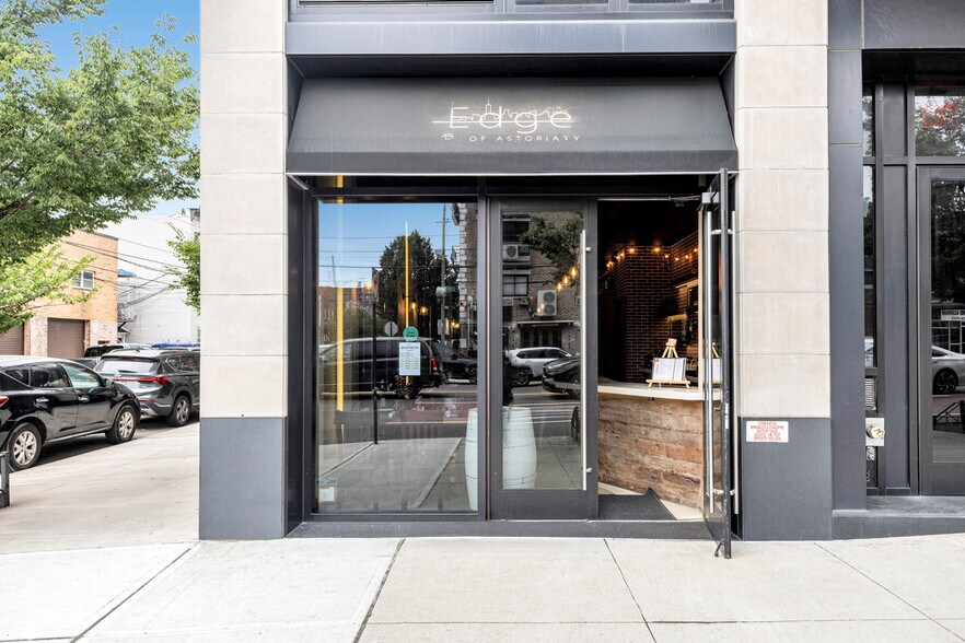 2740 21st St, Long Island City, NY à louer - Photo de l’immeuble – Image 2 sur 11
