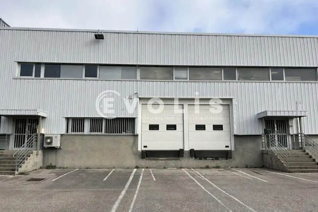 Plus de détails pour 82 Avenue Des Arrivaux, Saint-Quentin-Fallavier - Local d’activités à vendre