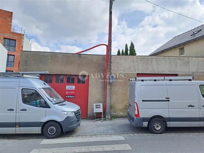 Plus de détails pour Local d’activités à vendre