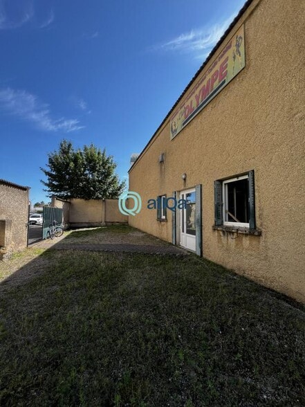 Local commercial dans Chalon-sur-Saône à louer - Photo de l’immeuble – Image 2 sur 7