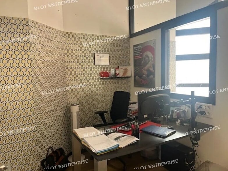 Local commercial dans Vannes à louer - Photo de l’immeuble – Image 2 sur 6