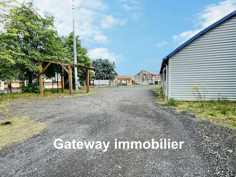 Industriel/Logistique dans Issoire à louer - Photo de l’immeuble – Image 2 sur 16