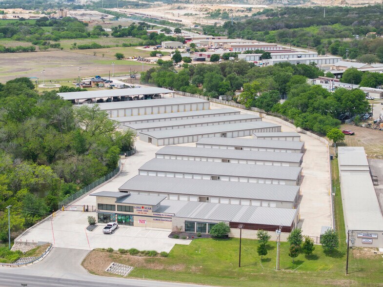 3674 Loop 337, New Braunfels, TX à vendre - Photo de l’immeuble – Image 2 sur 5