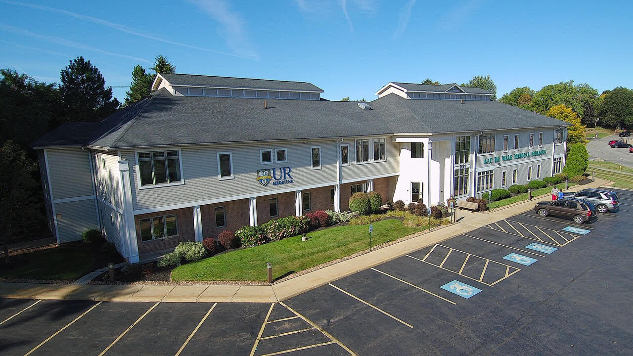 2561 Lac De Ville Blvd, Rochester, NY à louer Photo principale– Image 1 sur 15