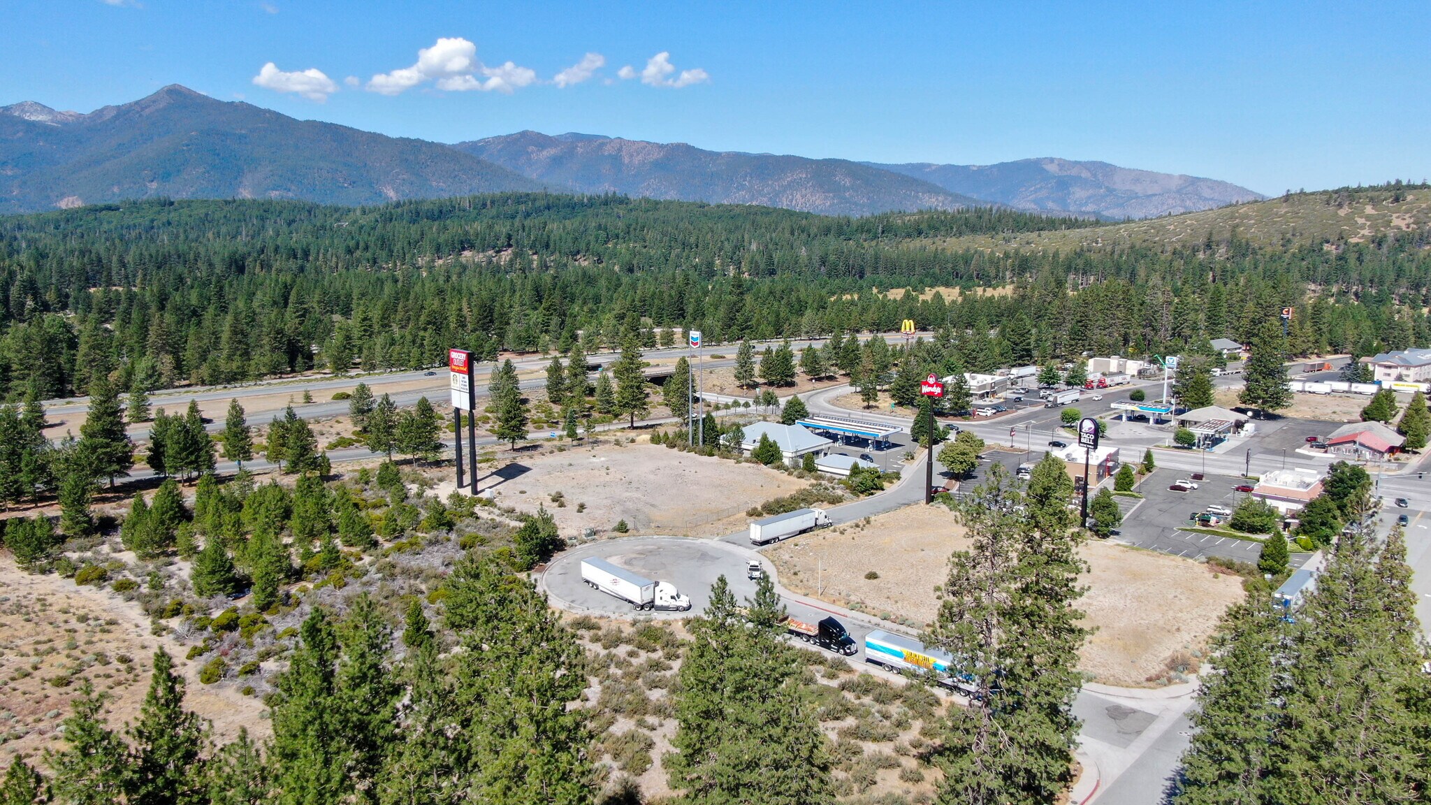 2064 Black Butte Dr, Weed, CA à vendre Aérien– Image 1 sur 12