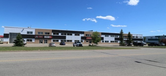 7607 Edgar Industrial Dr, Red Deer, AB à louer - Photo de l’immeuble – Image 1 sur 11