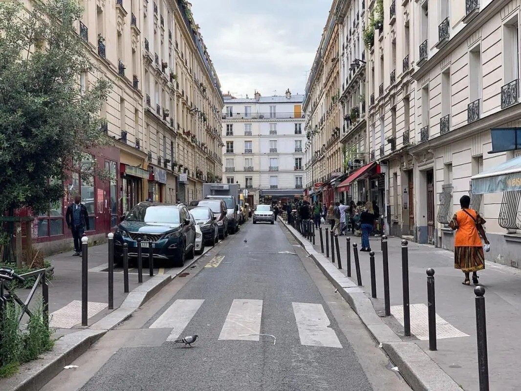 Local commercial dans Paris à louer Photo de l’immeuble– Image 1 sur 2