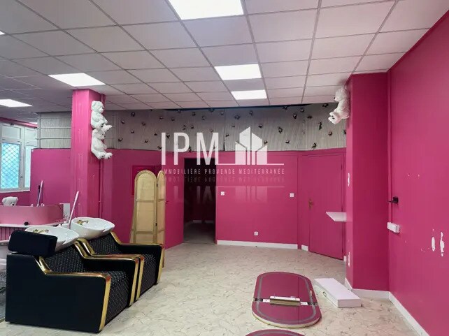 Local commercial dans Marseille à louer - Photo de l’immeuble – Image 3 sur 7