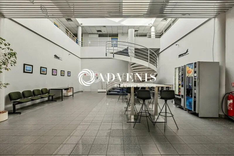 Bureau dans Villepinte à vendre - Photo de l’immeuble – Image 3 sur 10