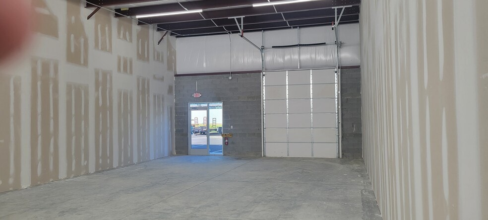 8129 Pine Ridge Rd, Mechanicsville, VA à louer - Photo intérieure – Image 3 sur 19