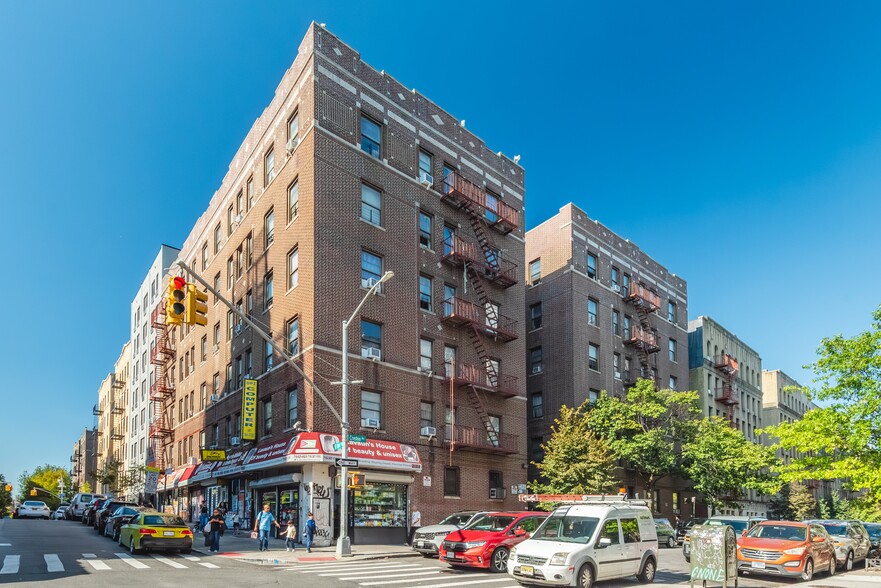 2377 Creston Ave, Bronx, NY à vendre - Photo de l’immeuble – Image 2 sur 18