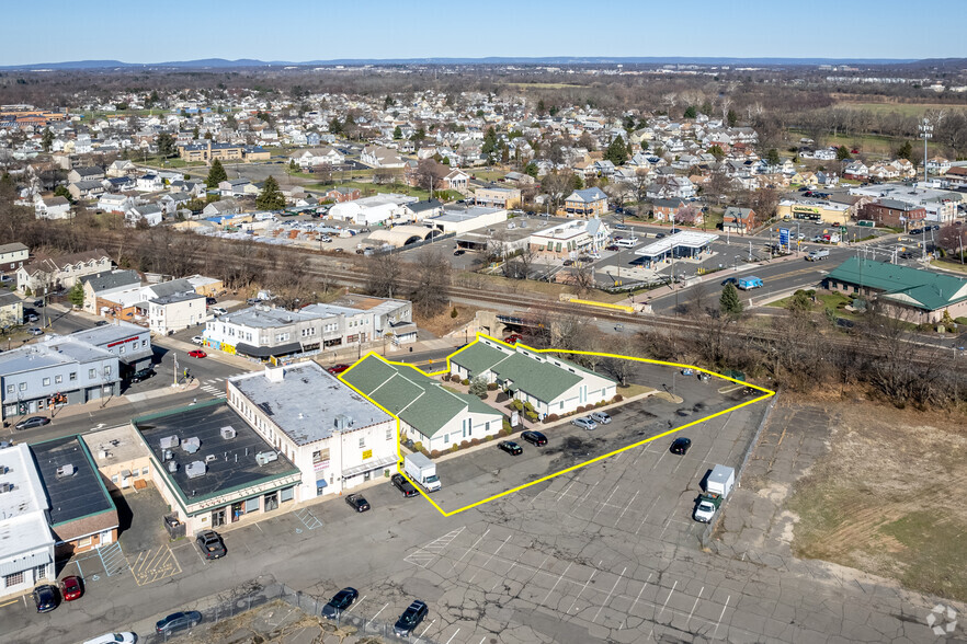 17-19 S Main St, Manville, NJ à louer - Photo de l’immeuble – Image 2 sur 66