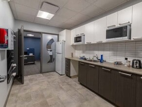 50 Northland Rd, Waterloo, ON à vendre Photo intérieure– Image 2 sur 7