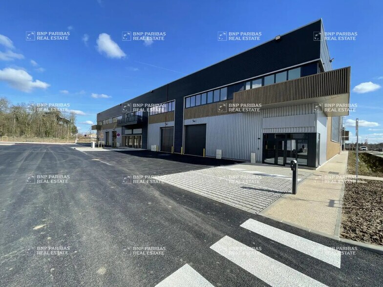 Local d’activités dans Chalifert à louer - Photo de l’immeuble – Image 2 sur 6