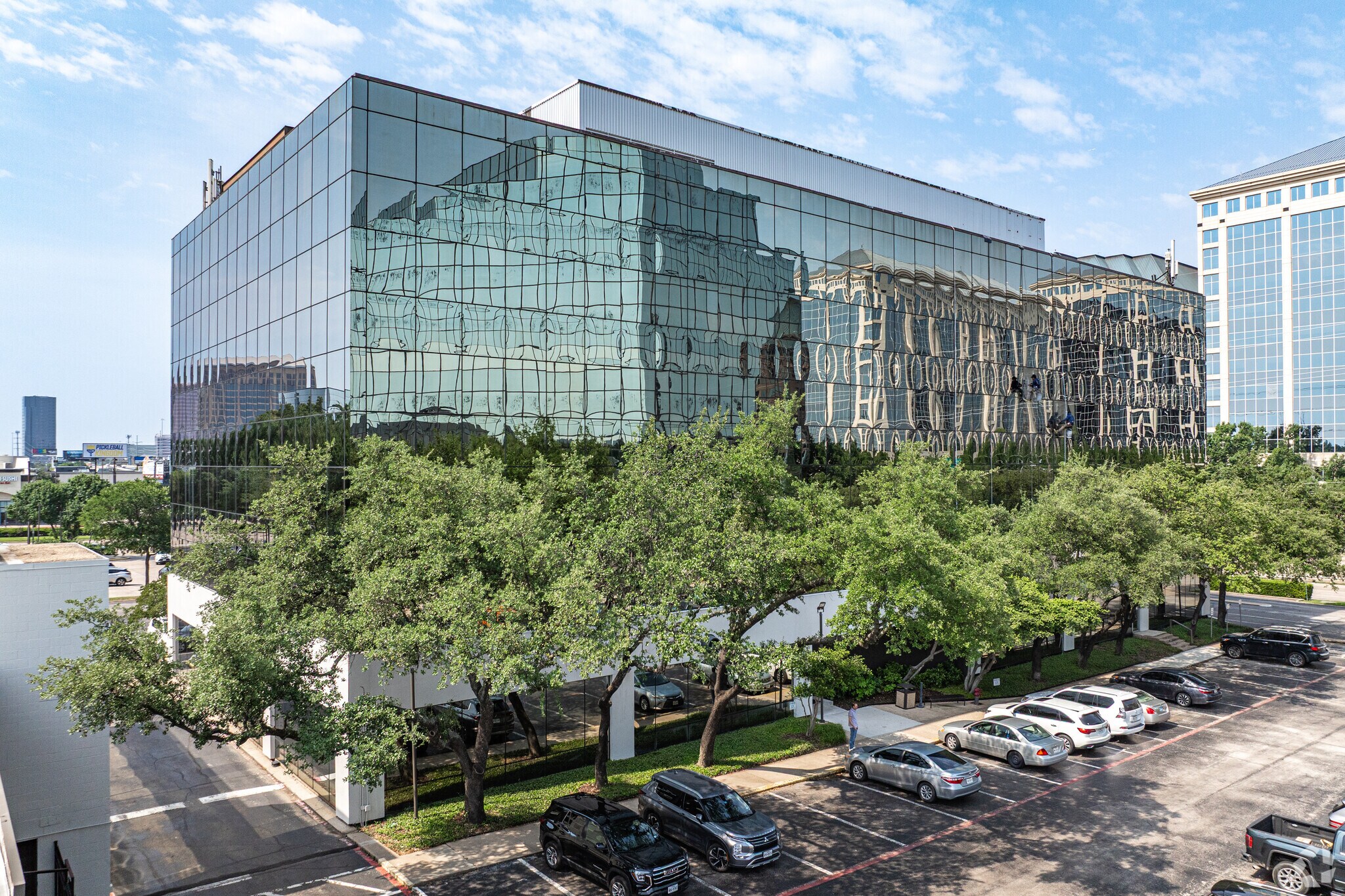 14110 N Dallas Pky, Dallas, TX à louer Photo principale– Image 1 sur 13