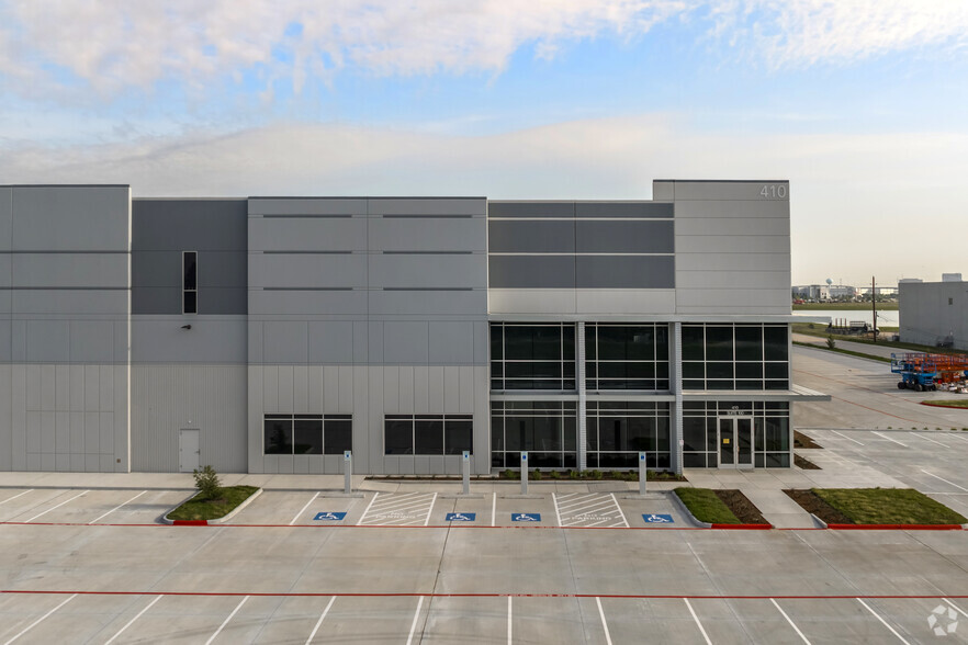 410 West Rd, Houston, TX à louer - Photo de l’immeuble – Image 2 sur 4