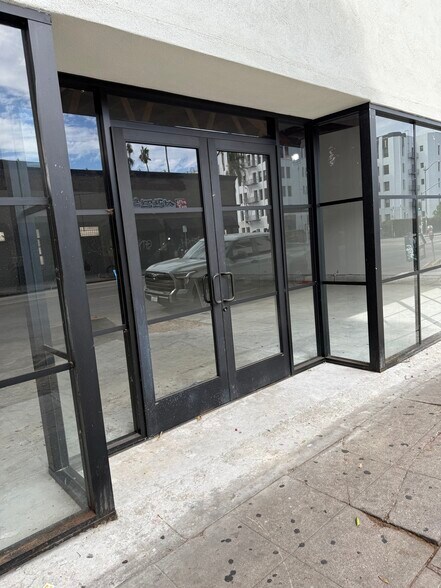 3461 W 8th St, Los Angeles, CA à louer - Photo de l’immeuble – Image 3 sur 5