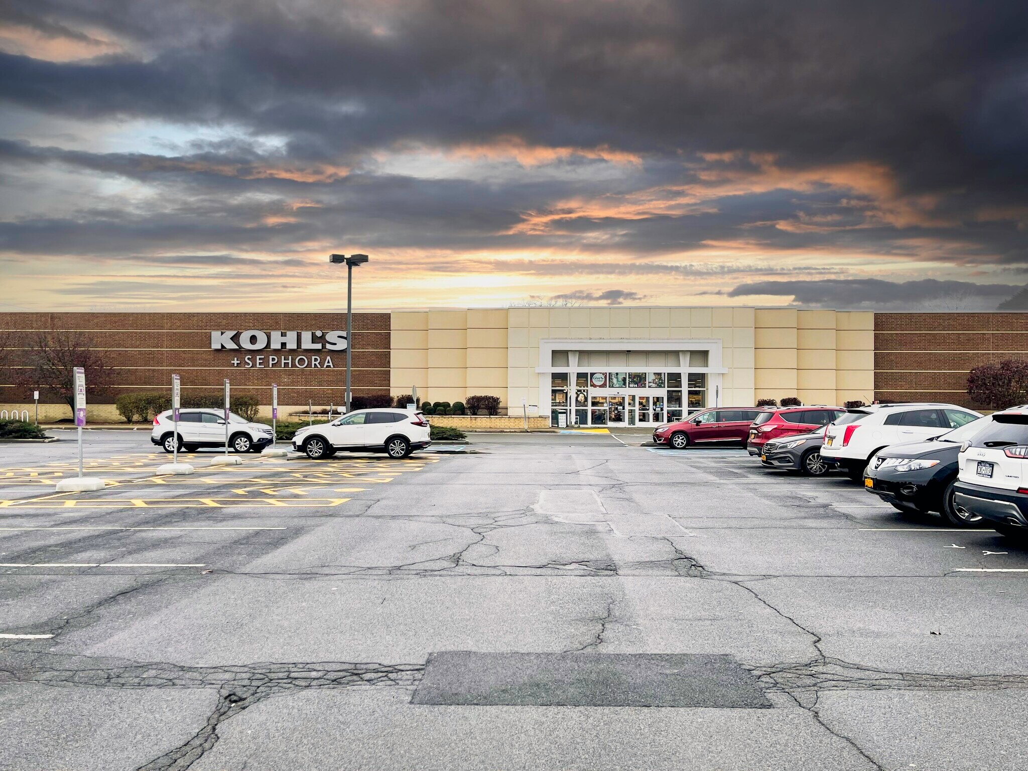 1814 Central Ave, Colonie, NY à louer Photo de l’immeuble– Image 1 sur 11