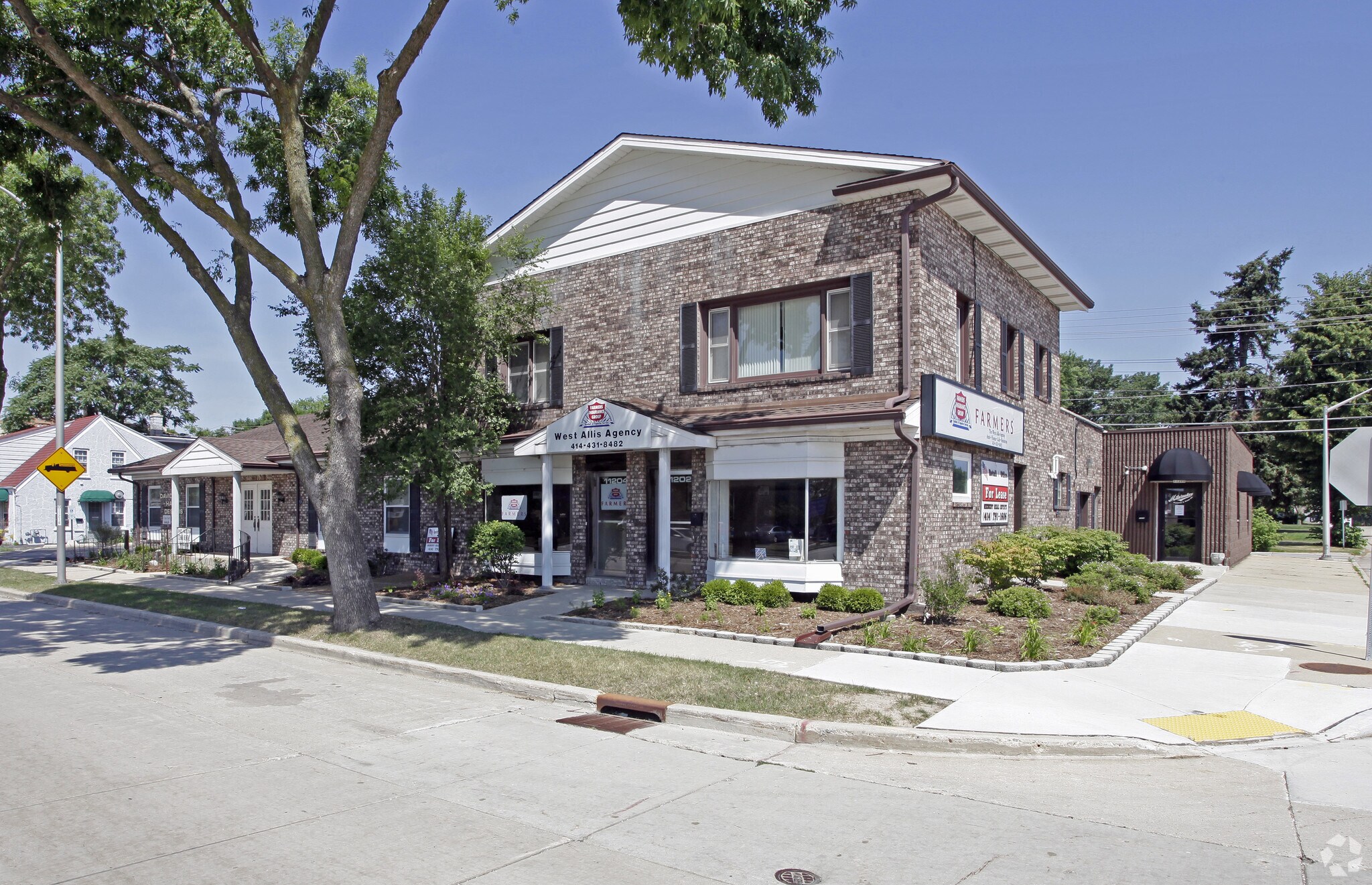11200-11216 W Greenfield Ave, West Allis, WI à louer Photo principale– Image 1 sur 92