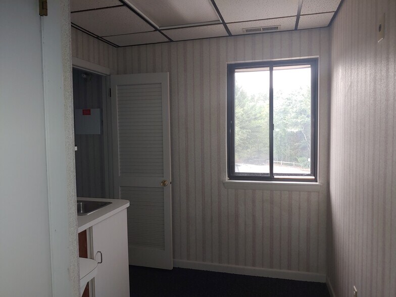6 Storrs Rd, Mansfield Center, CT à louer - Photo de l’immeuble – Image 3 sur 31
