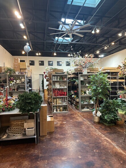 1607 Dragon St, Dallas, TX à louer - Photo de l’immeuble – Image 2 sur 9