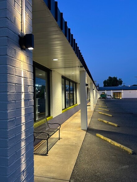 225 Market St, Cramerton, NC à louer - Photo de l’immeuble – Image 3 sur 11
