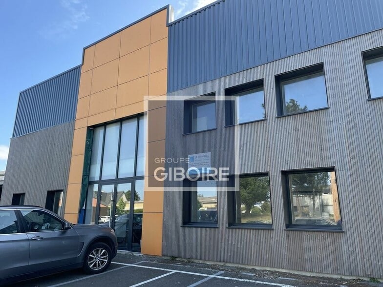 Industriel/Logistique dans Pacé à louer - Photo de l’immeuble – Image 1 sur 12