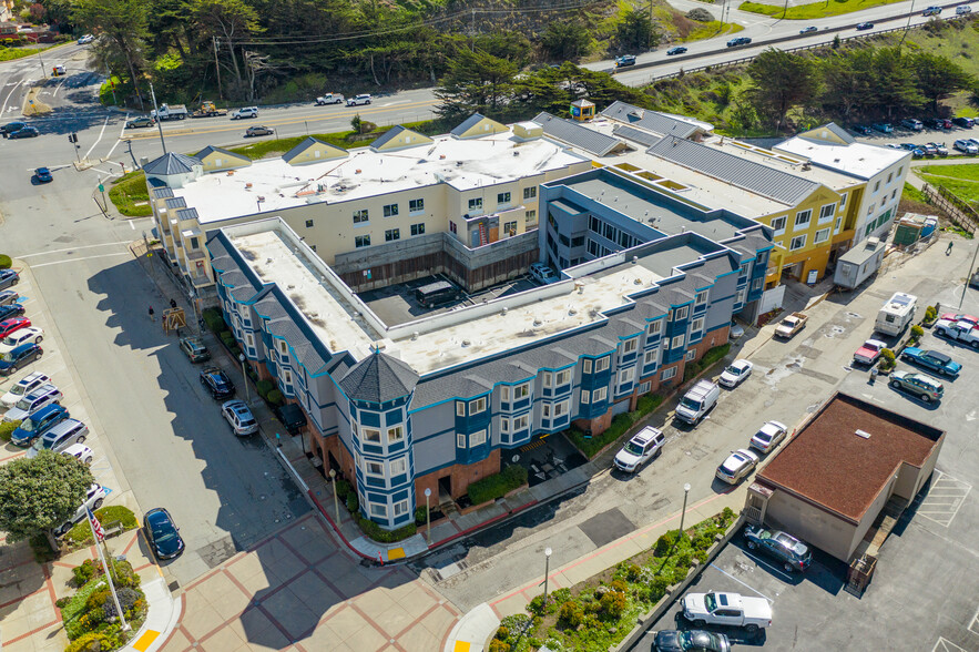 500 Old County Rd, Pacifica, CA à louer - Photo de la construction – Image 1 sur 11