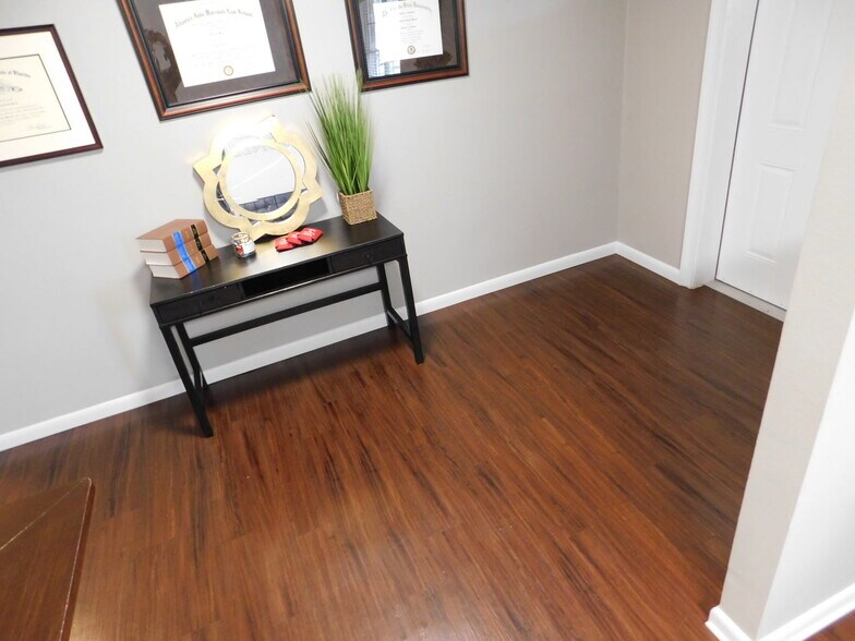 284 SW Baya Dr, Lake City, FL à vendre - Photo de l’immeuble – Image 3 sur 19