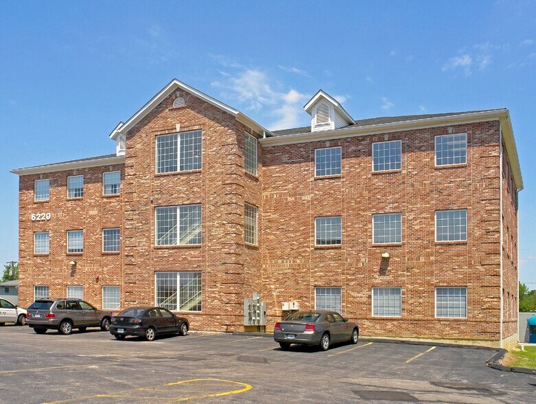 6220 S Lindbergh Blvd, Saint Louis, MO à louer - Photo de l’immeuble – Image 2 sur 5