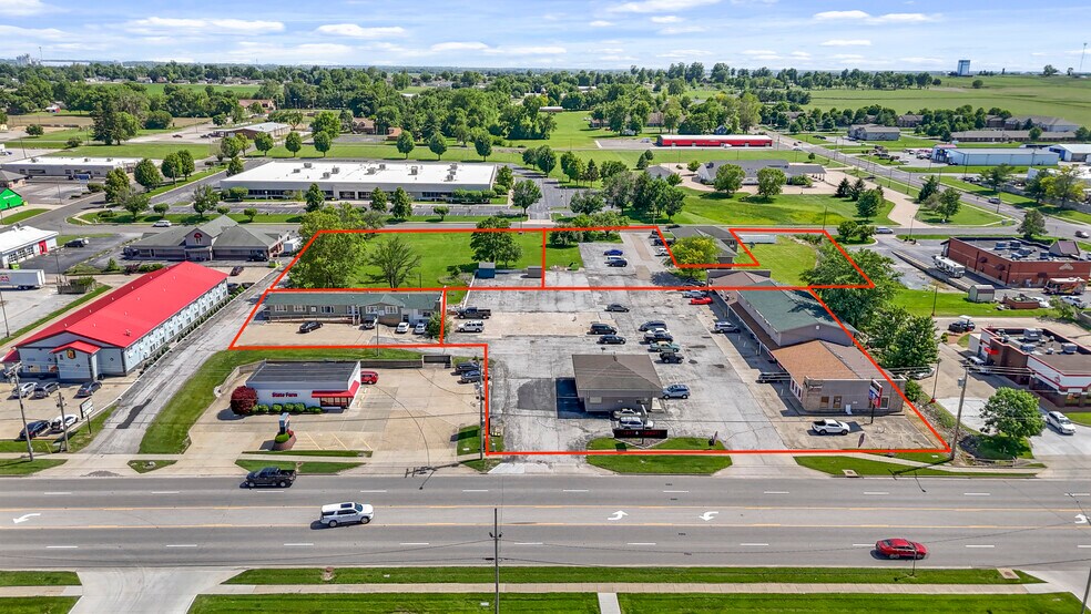 1111 W Morton Ave, Jacksonville, IL à vendre - Photo de l’immeuble – Image 1 sur 25
