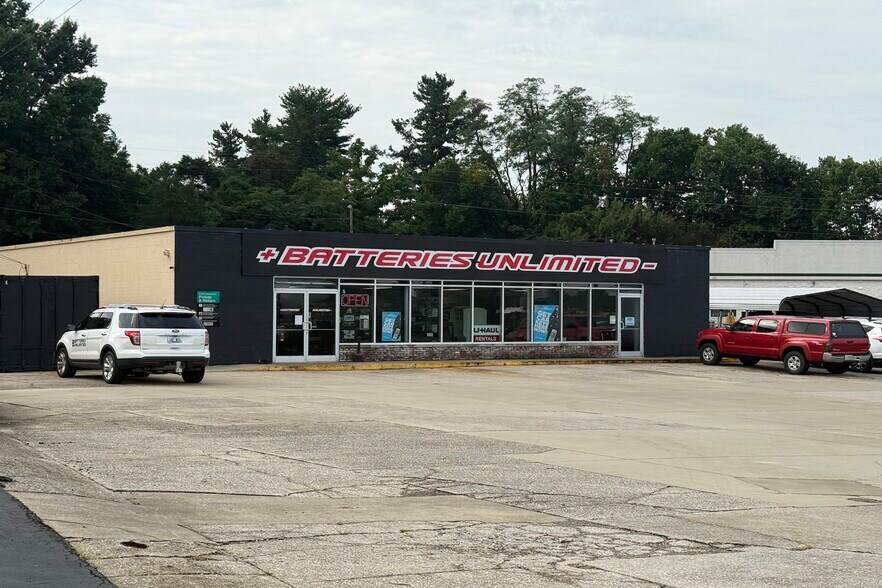 910 Commercial Dr, Richmond, KY à louer - Photo de l’immeuble – Image 1 sur 3