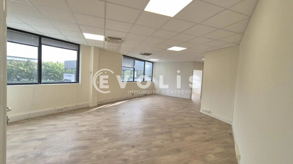 1 N Rue De Rome, Montévrain à louer - Photo de l’immeuble – Image 2 sur 13