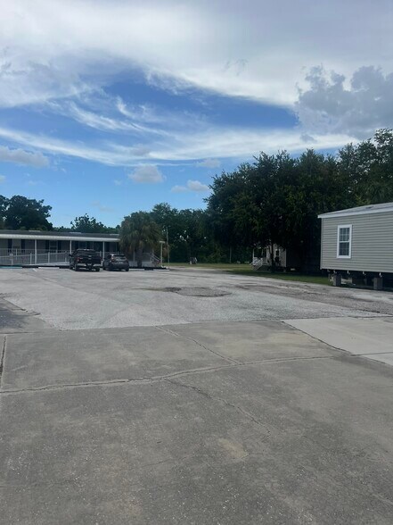 10916 N Nebraska Ave, Tampa, FL à vendre - Photo de l’immeuble – Image 3 sur 12