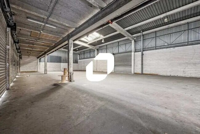 Plus de détails pour Bureau, Local d'activités à louer