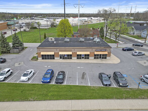 2427-2443 Ridge Rd, Highland, IN à louer Photo de l’immeuble– Image 2 sur 32