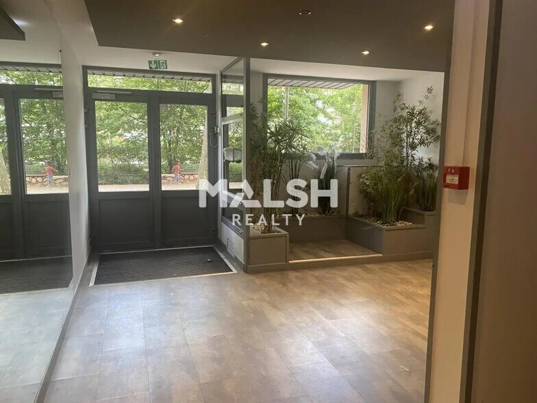 Bureau dans Lyon à louer - Hall d’entrée – Image 3 sur 12