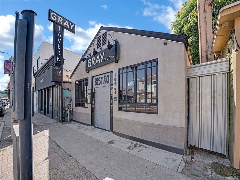 10964 Ventura Blvd, Studio City, CA à louer - Photo de l’immeuble – Image 2 sur 31