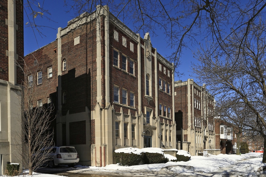 2622 N Moreland Blvd, Cleveland, OH à vendre - Photo principale – Image 1 sur 7